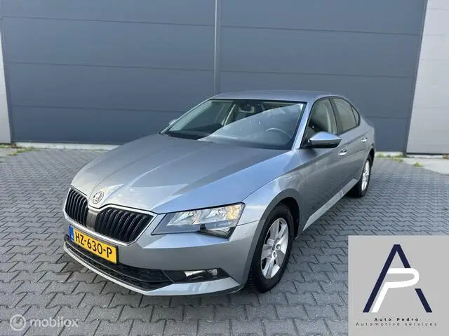 Photo 1 : Skoda Superb 2016 Petrol