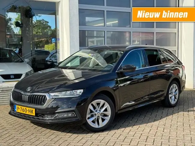 Photo 1 : Skoda Octavia 2021 Petrol