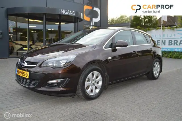 Photo 1 : Opel Astra 2015 Essence