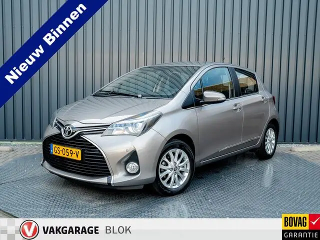 Photo 1 : Toyota Yaris 2015 Petrol