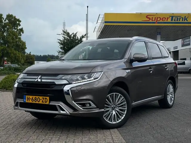 Photo 1 : Mitsubishi Outlander 2020 Hybrid