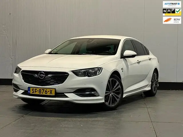 Photo 1 : Opel Insignia 2018 Essence