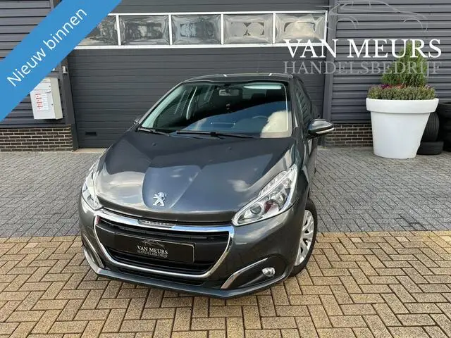 Photo 1 : Peugeot 208 2017 Petrol