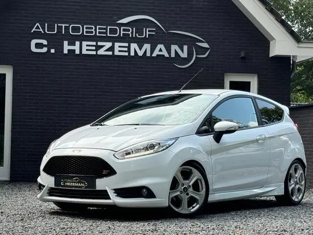 Photo 1 : Ford Fiesta 2015 Petrol