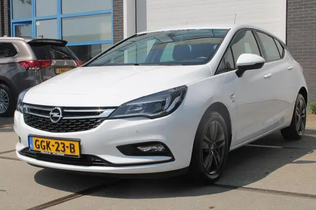 Photo 1 : Opel Astra 2019 Petrol