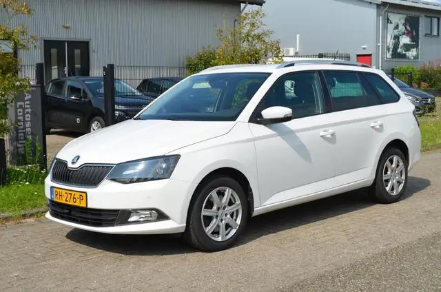 Photo 1 : Skoda Fabia 2017 Petrol