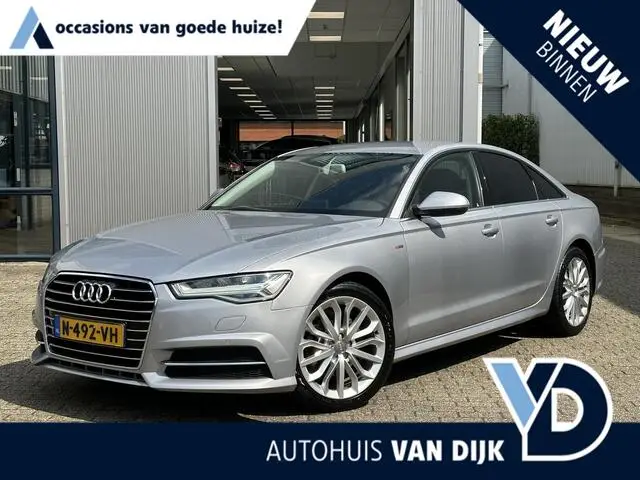 Photo 1 : Audi A6 2015 Petrol