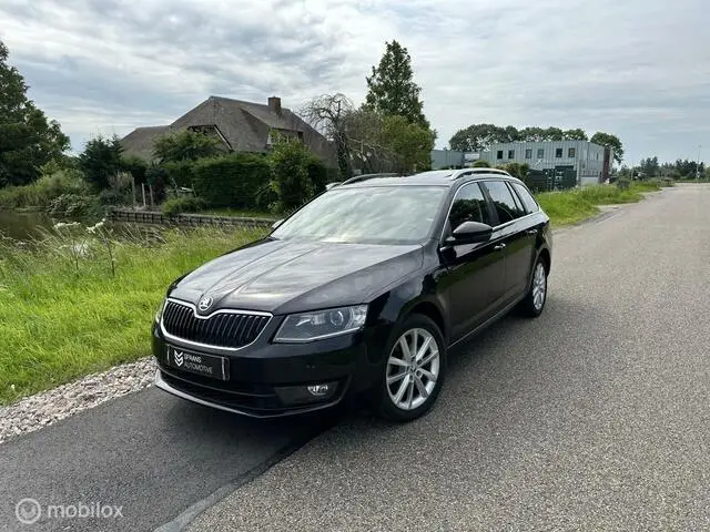 Photo 1 : Skoda Octavia 2015 Petrol