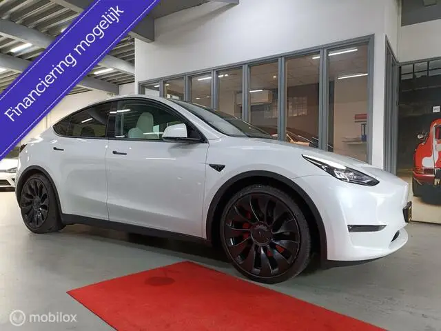 Photo 1 : Tesla Model Y 2023 Électrique