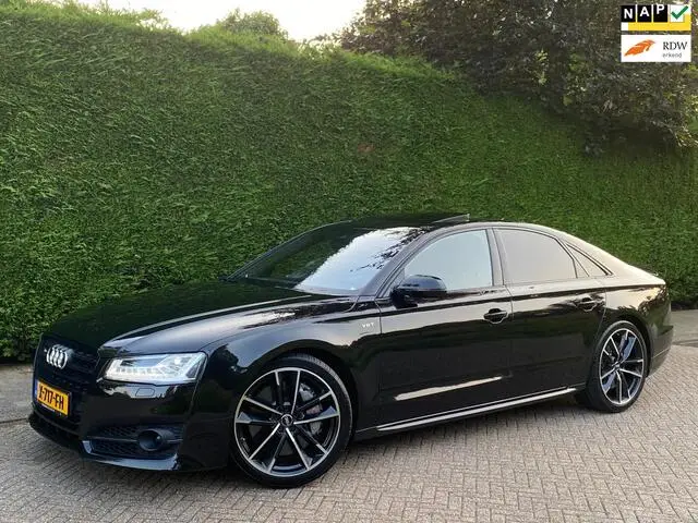 Photo 1 : Audi S8 2017 Petrol