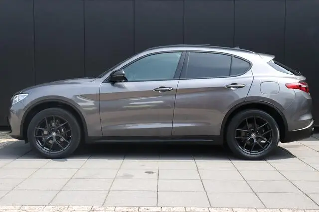 Photo 1 : Alfa Romeo Stelvio 2020 Petrol