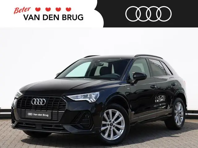 Photo 1 : Audi Q3 2023 Essence