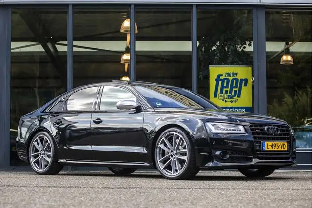 Photo 1 : Audi S8 2017 Petrol