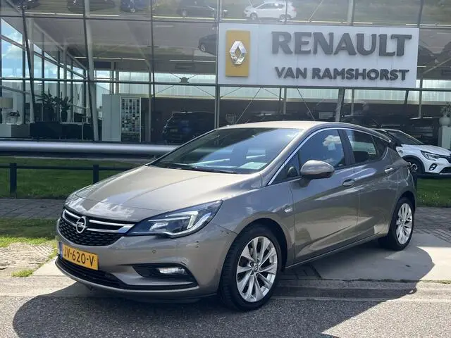 Photo 1 : Opel Astra 2016 Essence