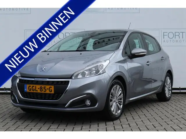 Photo 1 : Peugeot 208 2019 Petrol