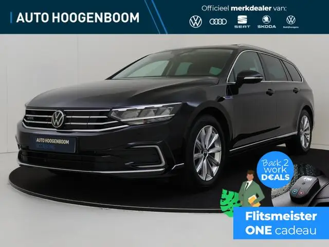 Photo 1 : Volkswagen Passat 2023 Hybride