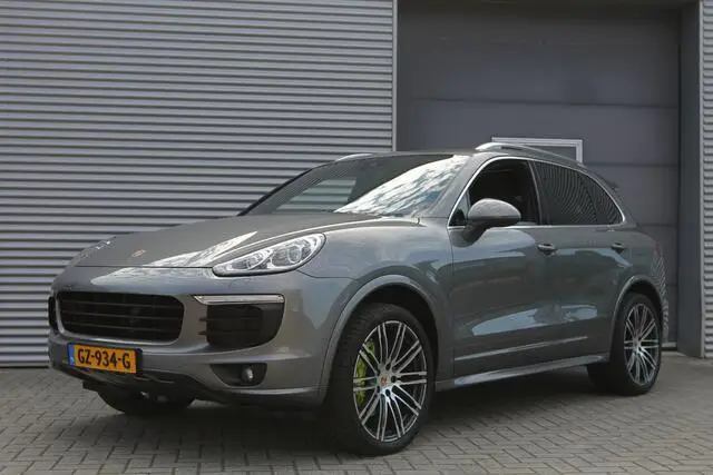 Photo 1 : Porsche Cayenne 2015 Hybride