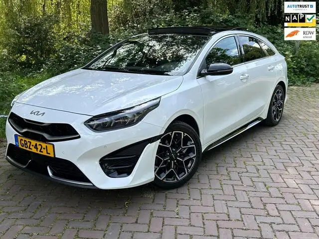 Photo 1 : Kia Ceed 2023 Essence