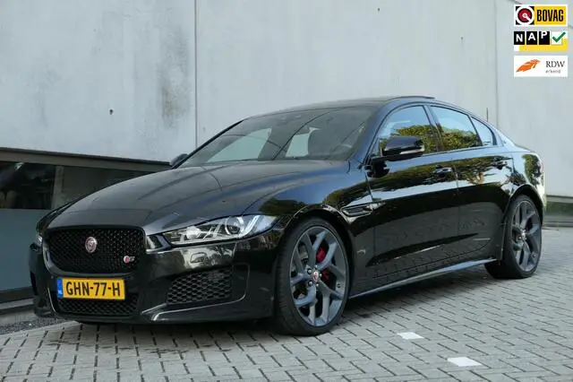 Photo 1 : Jaguar Xe 2015 Essence