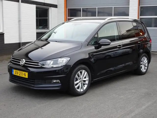 Photo 1 : Volkswagen Touran 2019 Essence