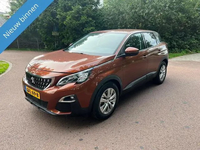 Photo 1 : Peugeot 3008 2019 Essence