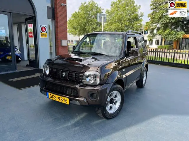 Photo 1 : Suzuki Jimny 2017 Petrol