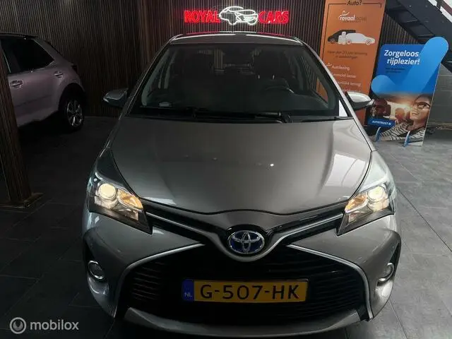 Photo 1 : Toyota Yaris 2015 Hybrid