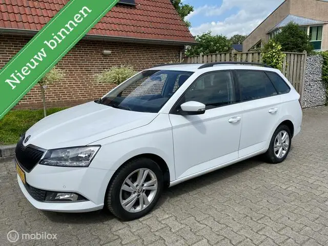 Photo 1 : Skoda Fabia 2019 Petrol