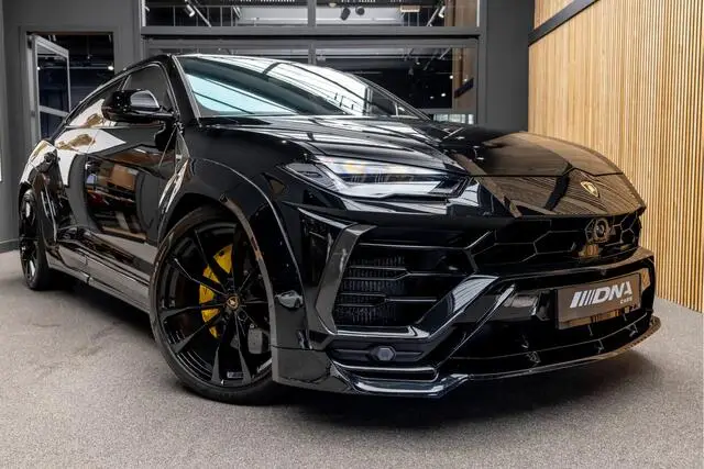 Photo 1 : Lamborghini Urus 2021 Petrol