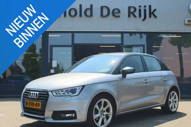 Photo 1 : Audi A1 2015 Petrol