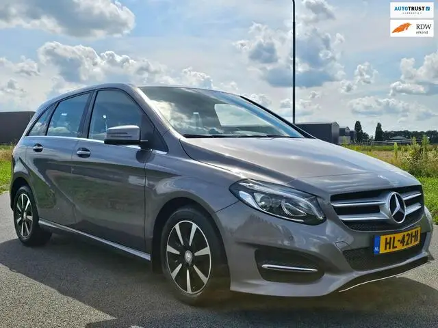 Photo 1 : Mercedes-benz Classe B 2015 Petrol