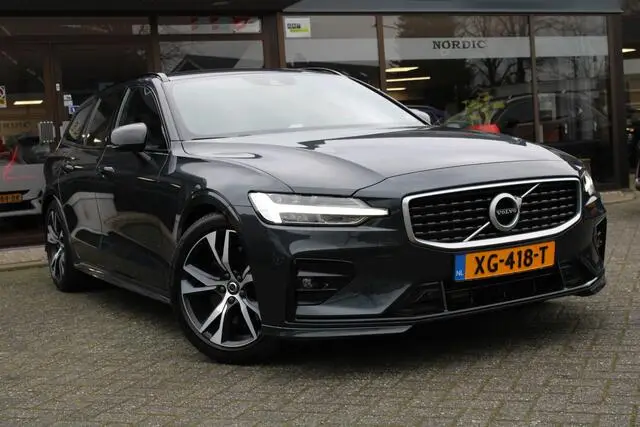 Photo 1 : Volvo V60 2019 Essence