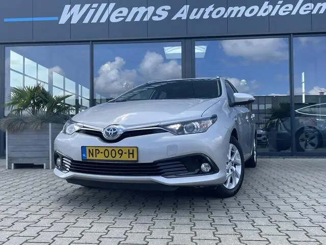 Photo 1 : Toyota Auris 2016 Hybride