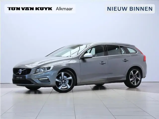 Photo 1 : Volvo V60 2016 Petrol