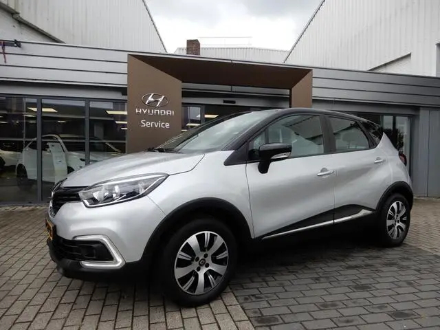 Photo 1 : Renault Captur 2018 Essence