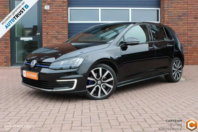 Photo 1 : Volkswagen Golf 2015 Hybride