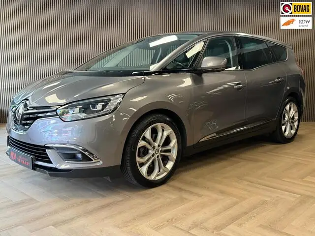 Photo 1 : Renault Grand Scenic 2021 Essence