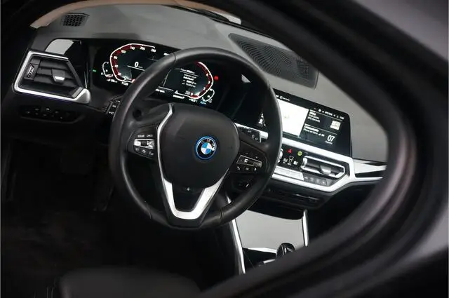 Photo 1 : Bmw Serie 3 2021 Hybrid