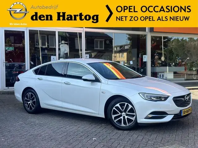 Photo 1 : Opel Insignia 2018 Petrol