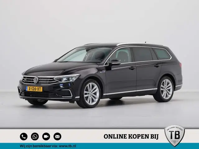 Photo 1 : Volkswagen Passat 2020 Hybrid