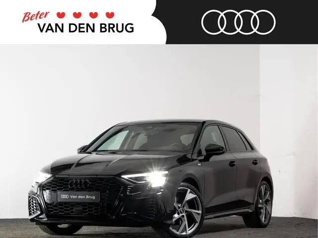 Photo 1 : Audi A3 2023 Essence