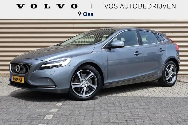 Photo 1 : Volvo V40 2018 Petrol