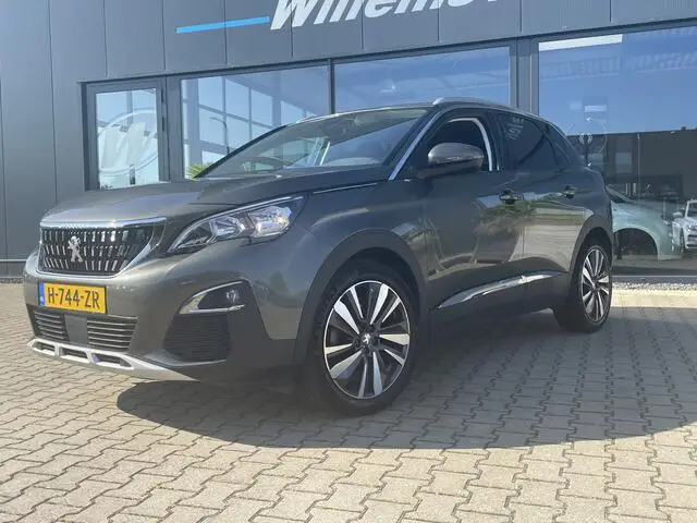 Photo 1 : Peugeot 3008 2020 Petrol