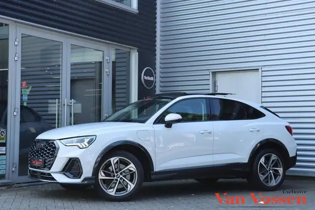 Photo 1 : Audi Q3 2021 Hybrid