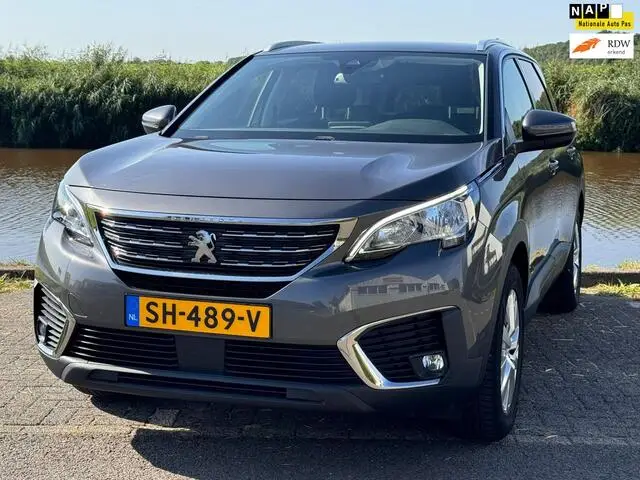 Photo 1 : Peugeot 5008 2018 Petrol