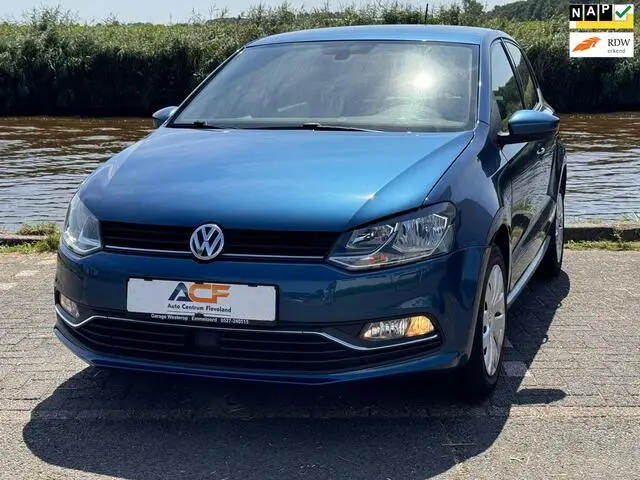 Photo 1 : Volkswagen Polo 2015 Petrol