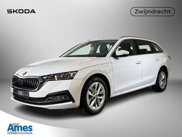 Photo 1 : Skoda Octavia 2024 Hybrid