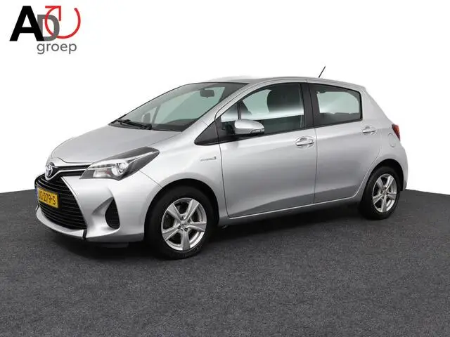 Photo 1 : Toyota Yaris 2016 Hybrid