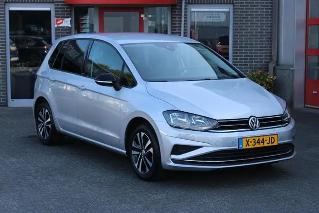 Photo 1 : Volkswagen Golf 2019 Petrol