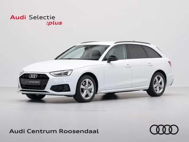 Photo 1 : Audi A4 2022 Hybride